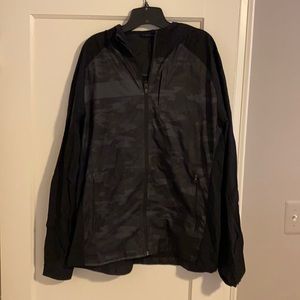 Men’s lululemon lightweight track jacket. Size XL